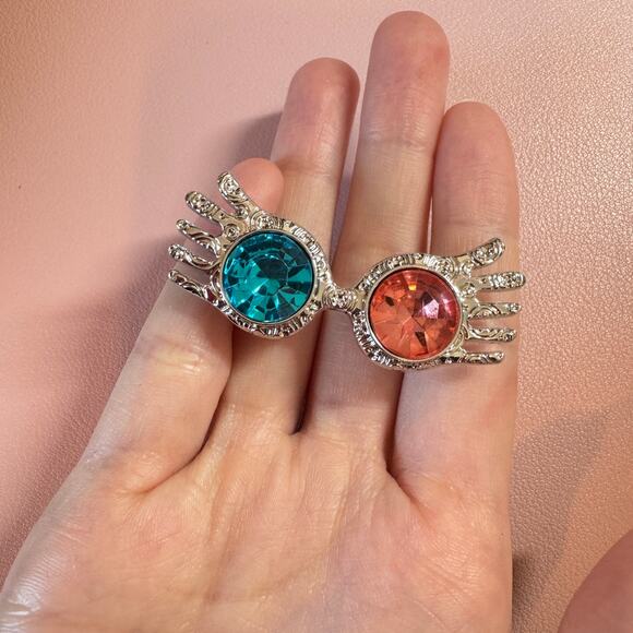 Harry Potter Magic Luna Lovegood Glasses Enamel Pins 216-1 - Picture 2 of 6